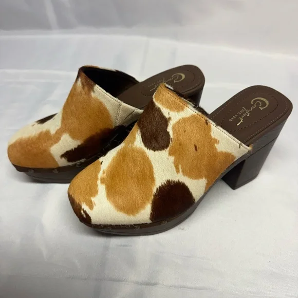 Chocolat Blu Cowhide Pattern Mules - Picture 2 of 6